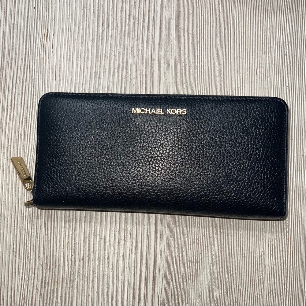 ‼️Michael Kors‼️Leather Continental Wristlet ⭐️BLACK⭐️